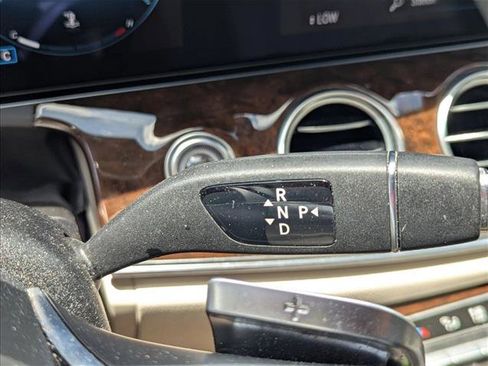 Used 2023 Mercedes-Benz E 350 4MATIC Sedan image 4