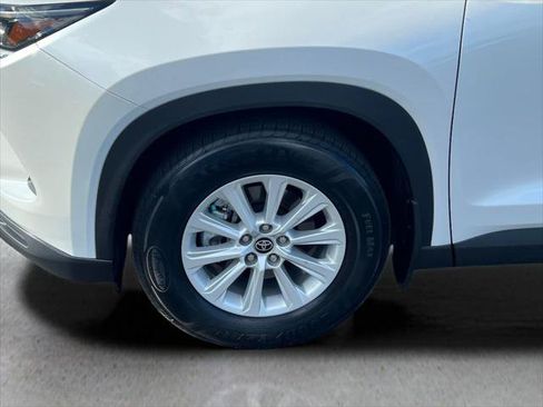 Certified 2024 Toyota Grand Highlander XLE FWD image 9