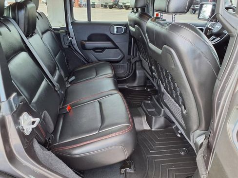 Used 2022 Jeep Wrangler Unlimited Rubicon w/ Cold Weather Group image 16