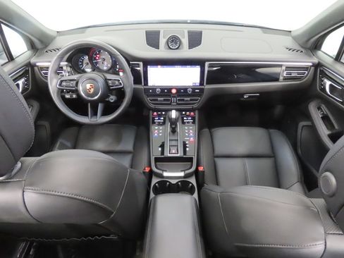 Certified 2026 Porsche Macan AWD/4WD image 14