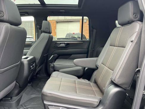 Used 2025 Chevrolet Suburban High Country w/ Sun And Tow Package image 12