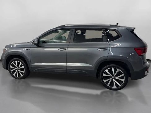 Used 2022 Volkswagen Taos SE w/ IQ.Drive SE Package FWD image 5