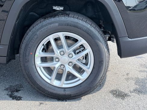 New 2026 Jeep Grand Cherokee Laredo RWD image 35