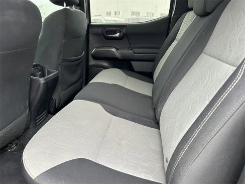 Used 2020 Toyota Tacoma TRD Off-Road image 17