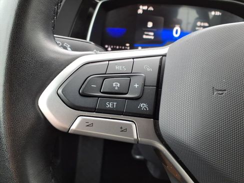 Used 2024 Volkswagen Jetta SE image 12