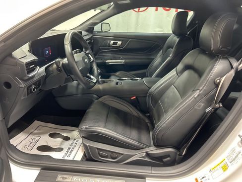 Used 2024 Ford Mustang GT Premium RWD image 19