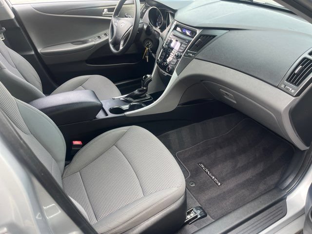 Used 2012 Hyundai Sonata GLS FWD image 6