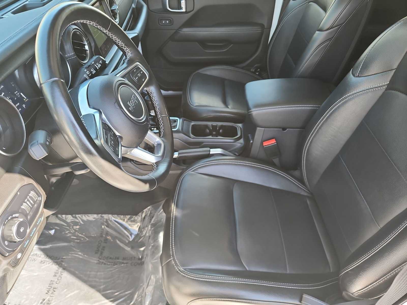 Used 2022 Jeep Wrangler Unlimited Sahara AWD/4WD image 19