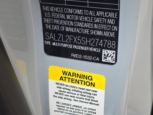Certified 2025 Land Rover Range Rover Evoque Dynamic SE AWD/4WD image 37