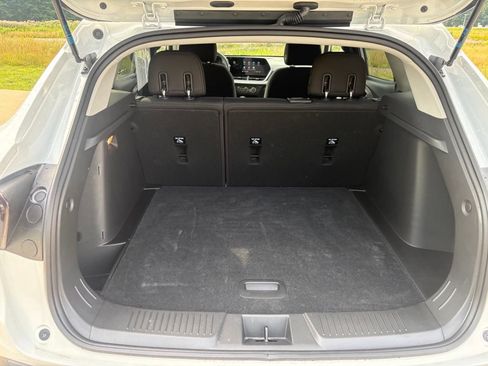 Used 2025 Chevrolet Trax LS FWD image 41