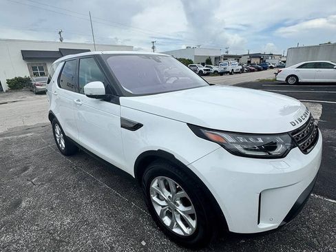 Used 2020 Land Rover Discovery SE AWD/4WD image 9