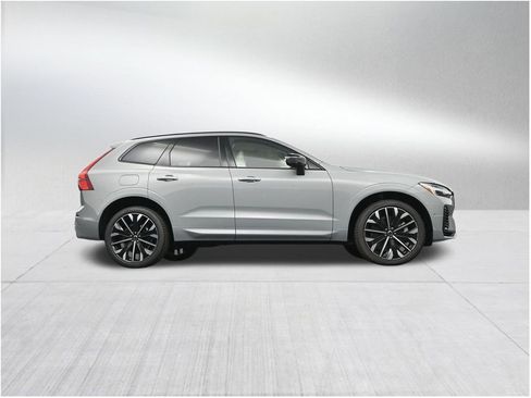 New 2026 Volvo XC60 T8 Ultra w/ Protection Package Premier AWD/4WD image 25