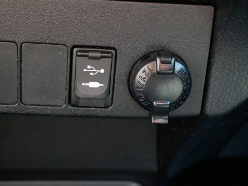 Used 2014 Toyota RAV4 XLE AWD/4WD image 26