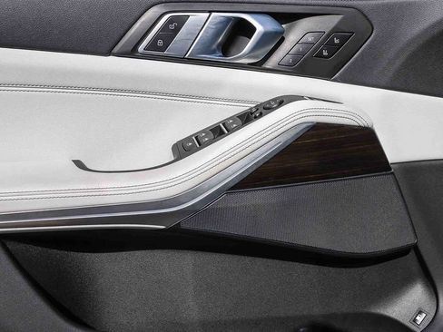 Used 2023 BMW X5 xDrive45e w/ Executive Package image 22