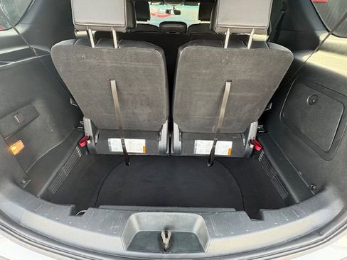 Used 2019 Ford Explorer XLT w/ Equipment Group 202A AWD/4WD image 7