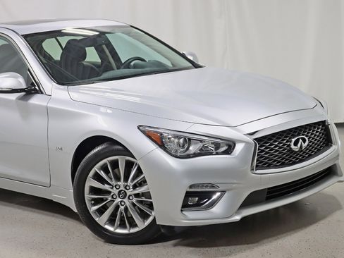 Used 2019 INFINITI Q50 Luxe w/ Essential Package (3.0T Luxe) image 2