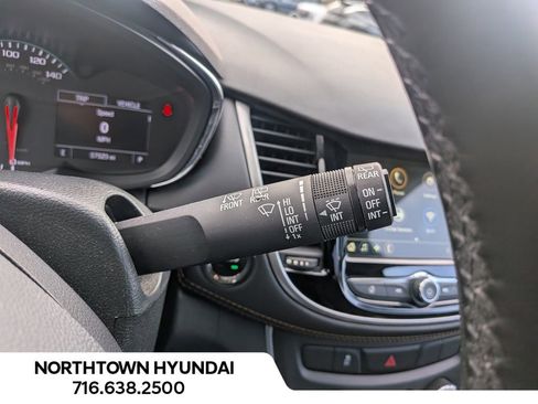 Used 2019 Chevrolet Trax LT w/ LT Convenience Package AWD/4WD image 25