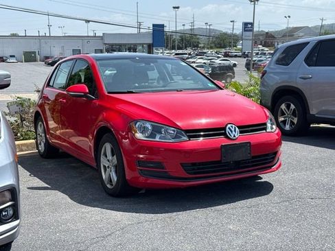 Used 2017 Volkswagen Golf Wolfsburg Edition FWD image 1