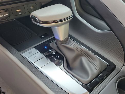 Used 2025 Hyundai Elantra Sport image 24