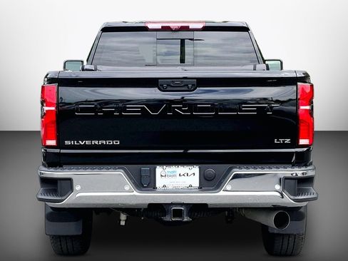 Used 2024 Chevrolet Silverado 2500 LTZ w/ LTZ Plus Package AWD/4WD image 6