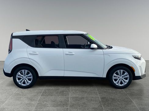 Used 2025 Kia Soul LX image 6