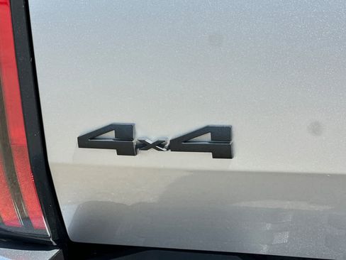 Used 2023 Toyota Tundra Platinum AWD/4WD image 31