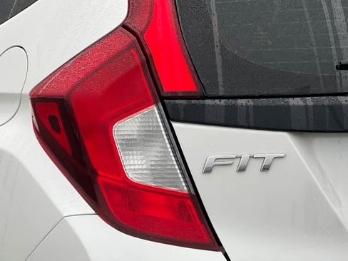 Used 2020 Honda Fit LX image 29