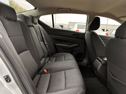Used 2024 Nissan Altima 2.5 SV FWD image 32