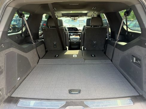 Certified 2023 Cadillac Escalade ESV Premium Luxury w/ LPO, Radiant Package AWD/4WD image 32