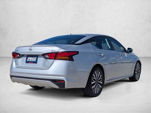 Used 2023 Nissan Altima 2.5 SV FWD image 5