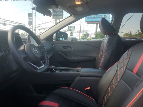 Used 2023 Nissan Rogue S FWD image 8