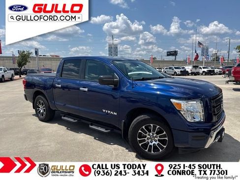 Used 2021 Nissan Titan SV w/ Accessory Utility Package RWD image 2