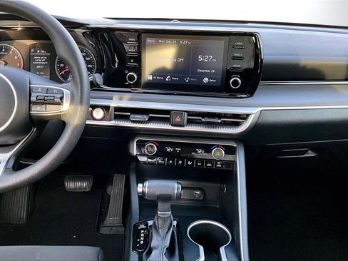 Used 2022 Kia K5 LXS image 12