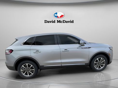 Used 2021 Lincoln Nautilus AWD w/ Equipment Group 101A image 9