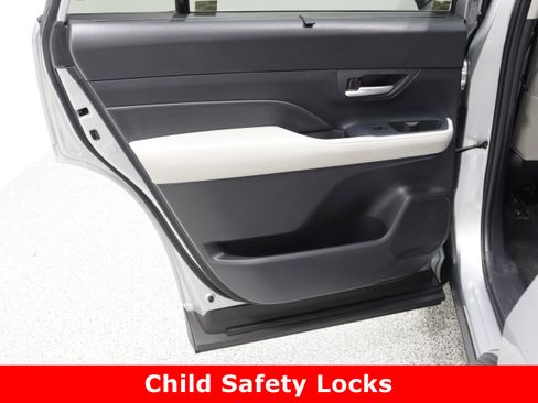 Certified 2024 Toyota Grand Highlander XLE image 26