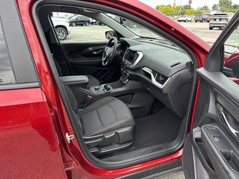 Used 2023 GMC Terrain SLE w/ Driver Convenience Package FWD image 56
