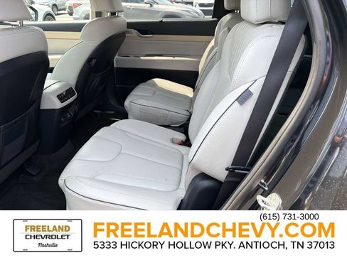 Used 2023 Hyundai Palisade Limited FWD image 16