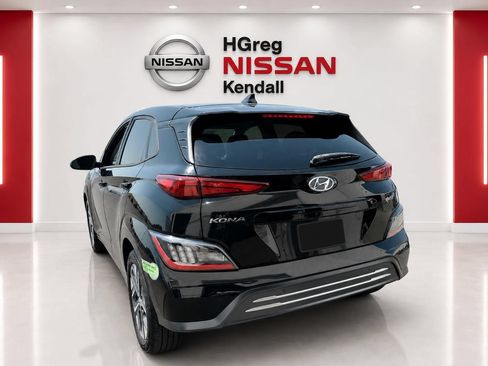 Used 2023 Hyundai Kona Limited FWD image 2