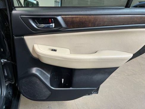 Used 2017 Subaru Outback 2.5i Limited AWD/4WD image 13