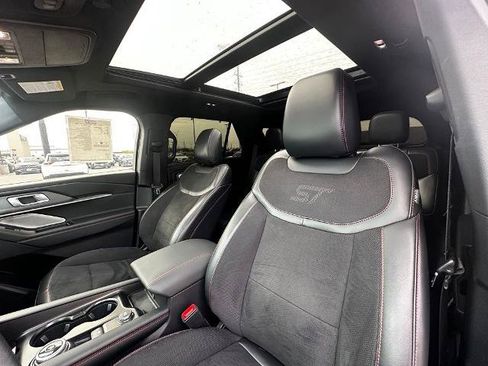 Certified 2025 Ford Explorer ST AWD/4WD image 17