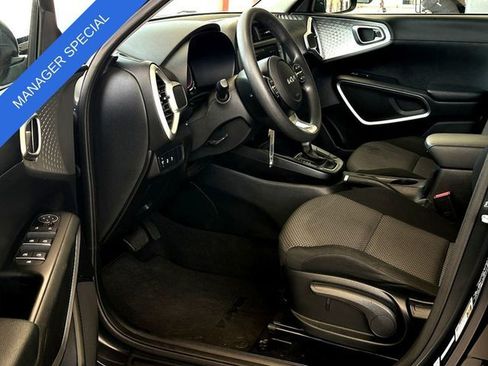 Used 2024 Kia Soul LX w/ Option Group 015 FWD image 10