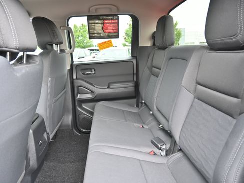 Certified 2024 Nissan Frontier SV image 13