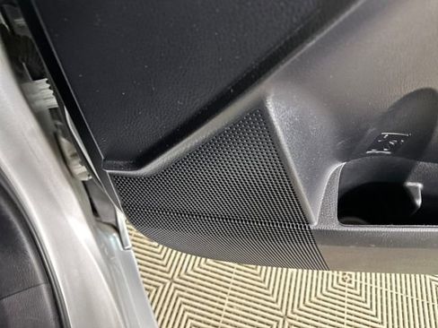 Used 2018 Toyota Corolla SE w/ SE Premium Package image 29