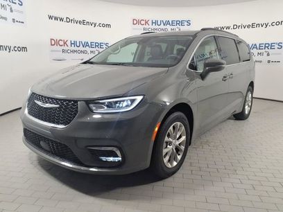 Used 2022 Chrysler Pacifica Touring-L