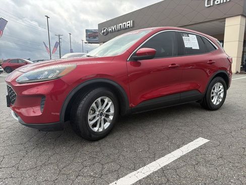 Used 2020 Ford Escape SE image 7