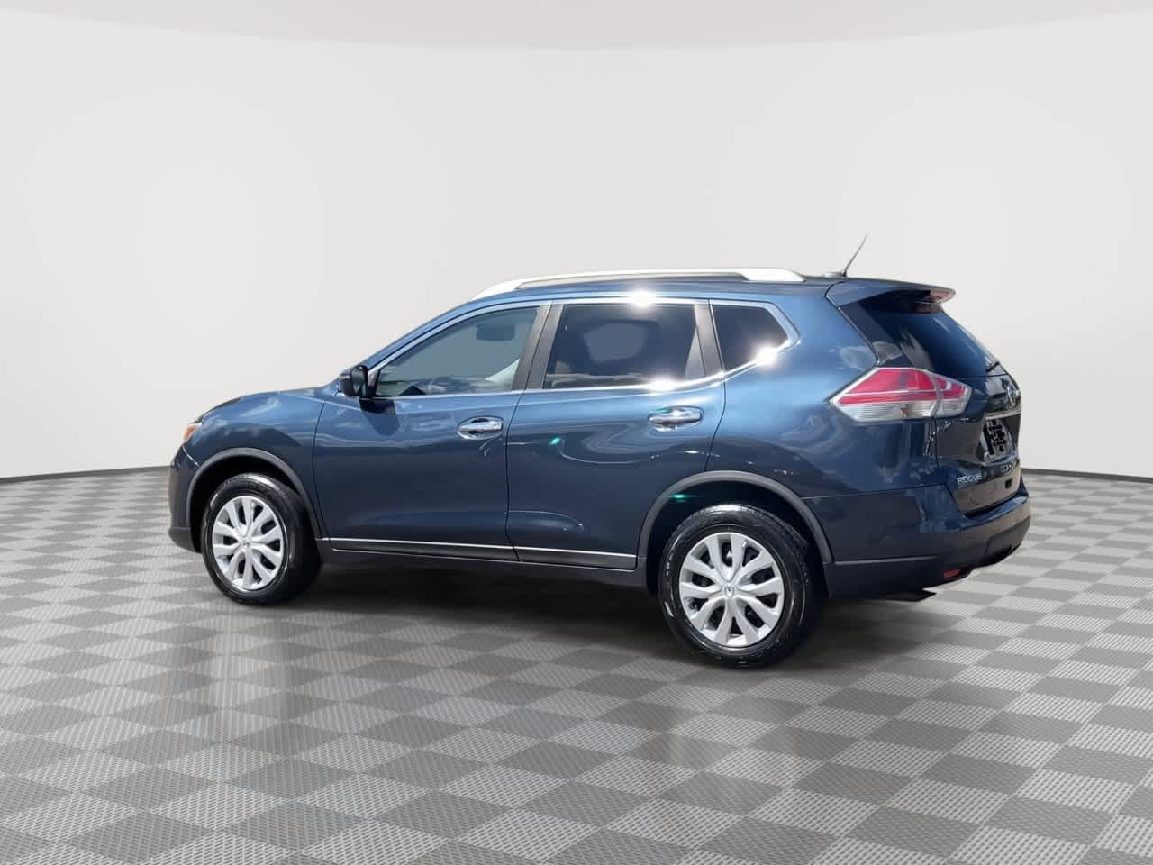 Used 2016 Nissan Rogue S w/ Appearance Package AWD/4WD image 6