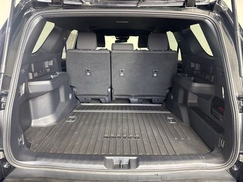 Used 2025 Toyota 4Runner SR5 AWD/4WD image 21
