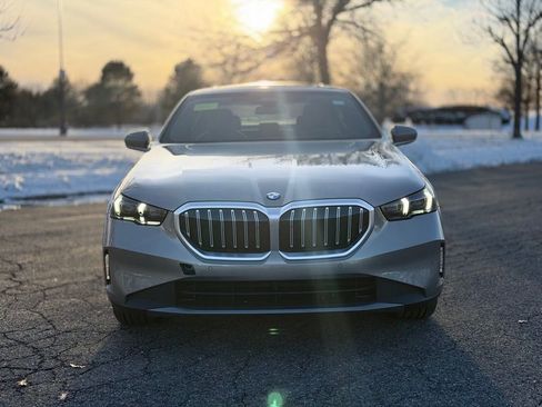 New 2026 BMW 530i xDrive w/ Premium Package image 9