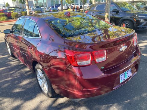 Used 2015 Chevrolet Malibu LT w/ Power Convenience Package FWD image 7