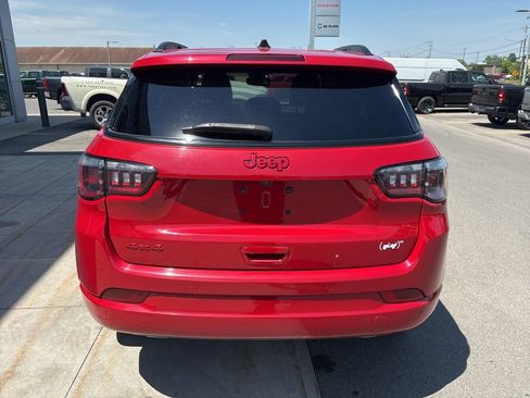 Used 2023 Jeep Compass Limited AWD/4WD image 9